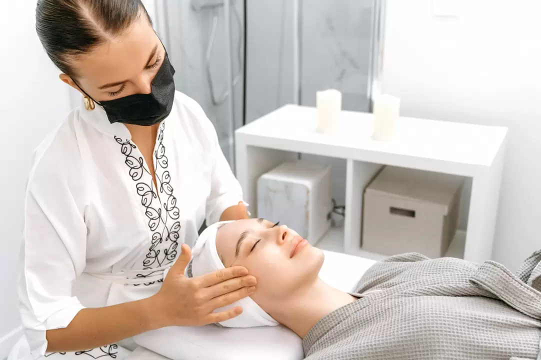 Professional massage promotes facial rejuvenation without injections